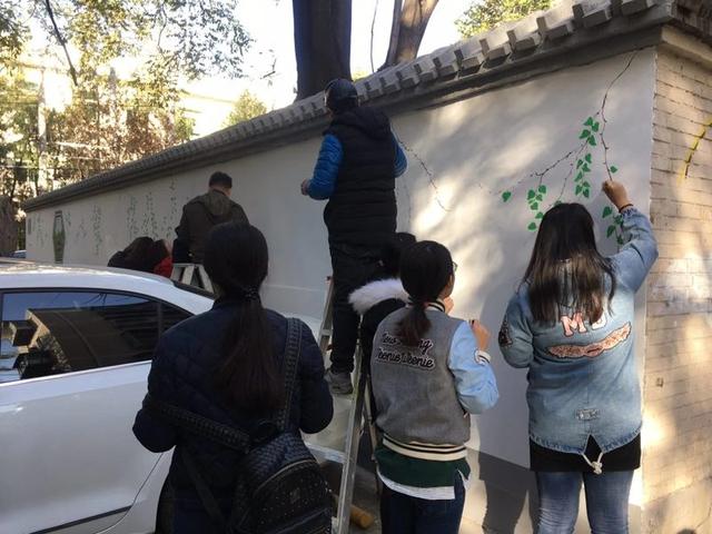 s_“学雷锋，我为医院大扫除”——医院垃圾清扫活动.jpg