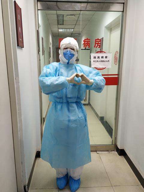 s_刘洋比心.jpg
