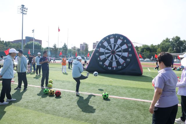 足球飞镖.jpg 足球飞镖.jpg