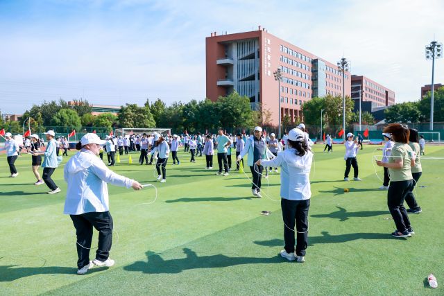 跳绳.jpg 跳绳.jpg